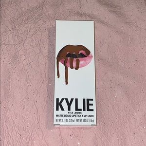 Kylie Cosmetics matte lip kit in shade Dolce K